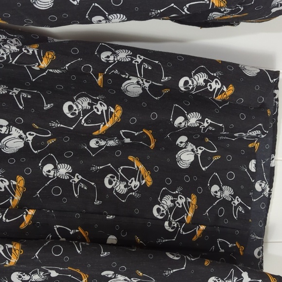 Like New Simon Banks Skeleton Skateboard Button Down Shirt Halloween 🎃 - Picture 2 of 6